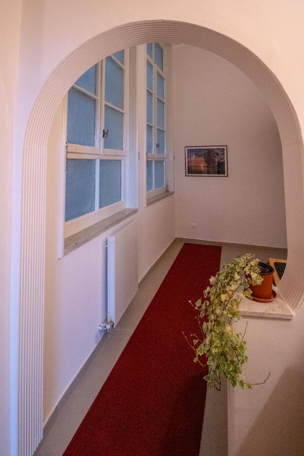 Teatro Sullo Stretto Apartment เมสซีนา ภายนอก รูปภาพ