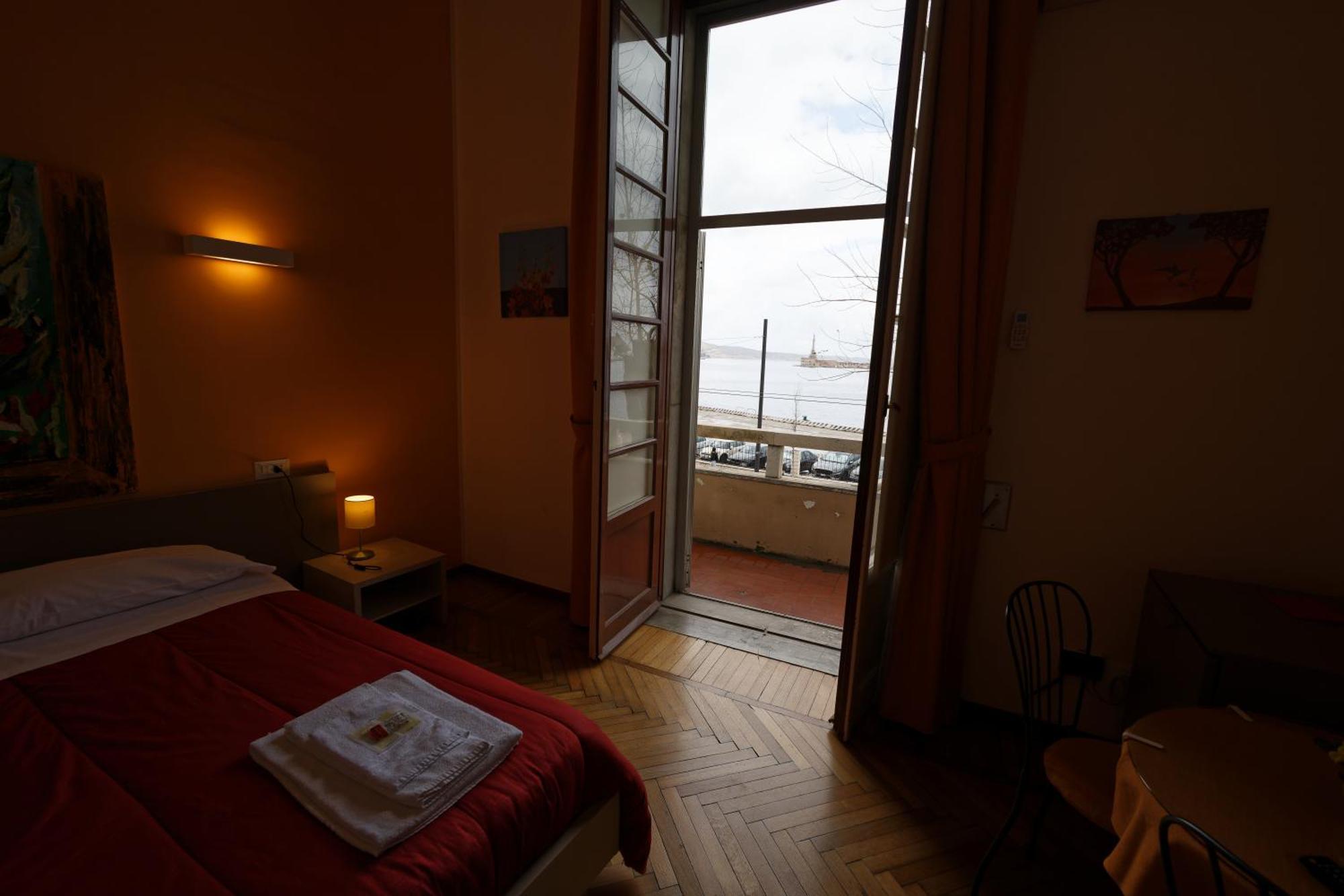 Teatro Sullo Stretto Apartment เมสซีนา ภายนอก รูปภาพ